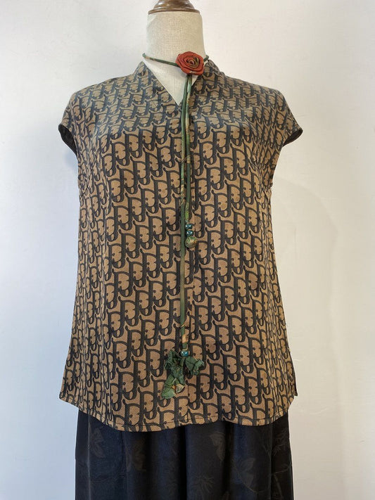 V-neck Sleeveless Retro Top